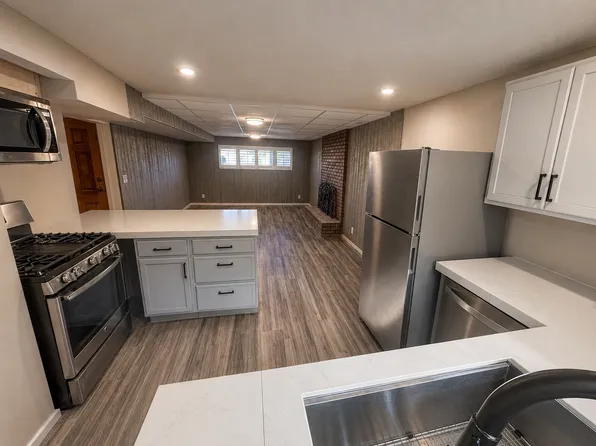 7623 S Cambria Cir #B, Salt Lake City, UT 84121