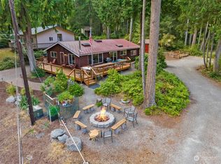 11109 Bayview Cir, Anderson Island, WA 98303