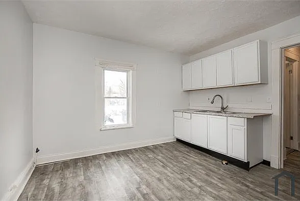 10011 Elizabeth Ave — Photo 13