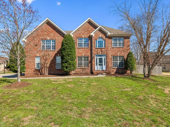 100 McKain Xing, Hendersonville, TN 37075