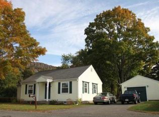 10 Grove St, Easthampton, MA 01027