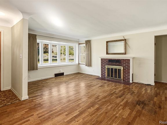 5th image of 1001 S Brown St