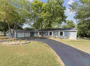 62 Hillock Ct, Appleton, WI 54914