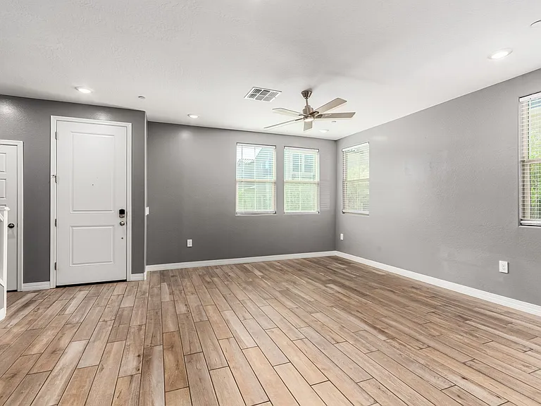 1849 E Chelsea Ln #101 — Photo 8