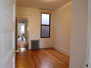 5915 68th Ave, Flushing, NY 11385