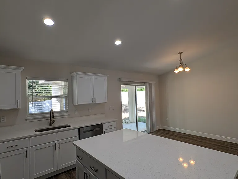 3140 W Juliet Pl — Photo 3