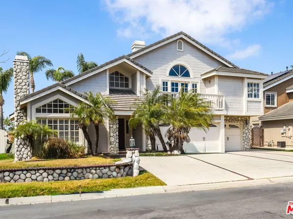 6811 Hitchingpost Cir, Huntington Beach, CA 92648