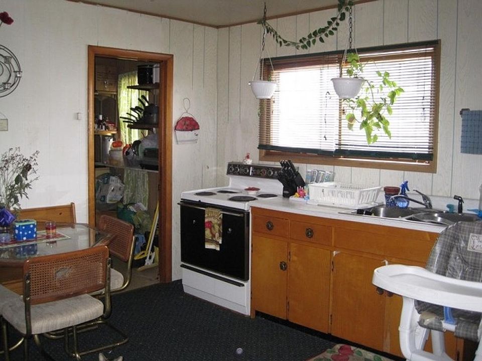 2nd image of 520 Maine St