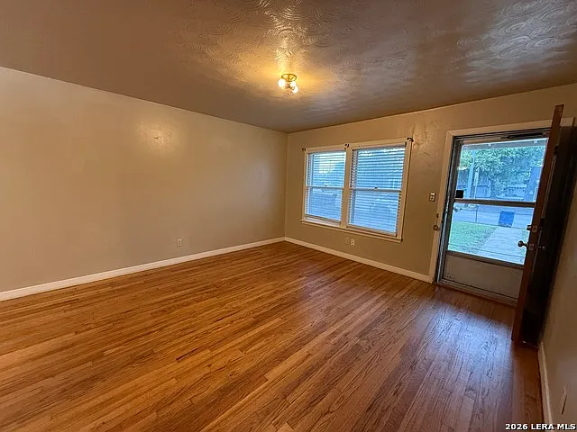 555 N Union Ave — Photo 15