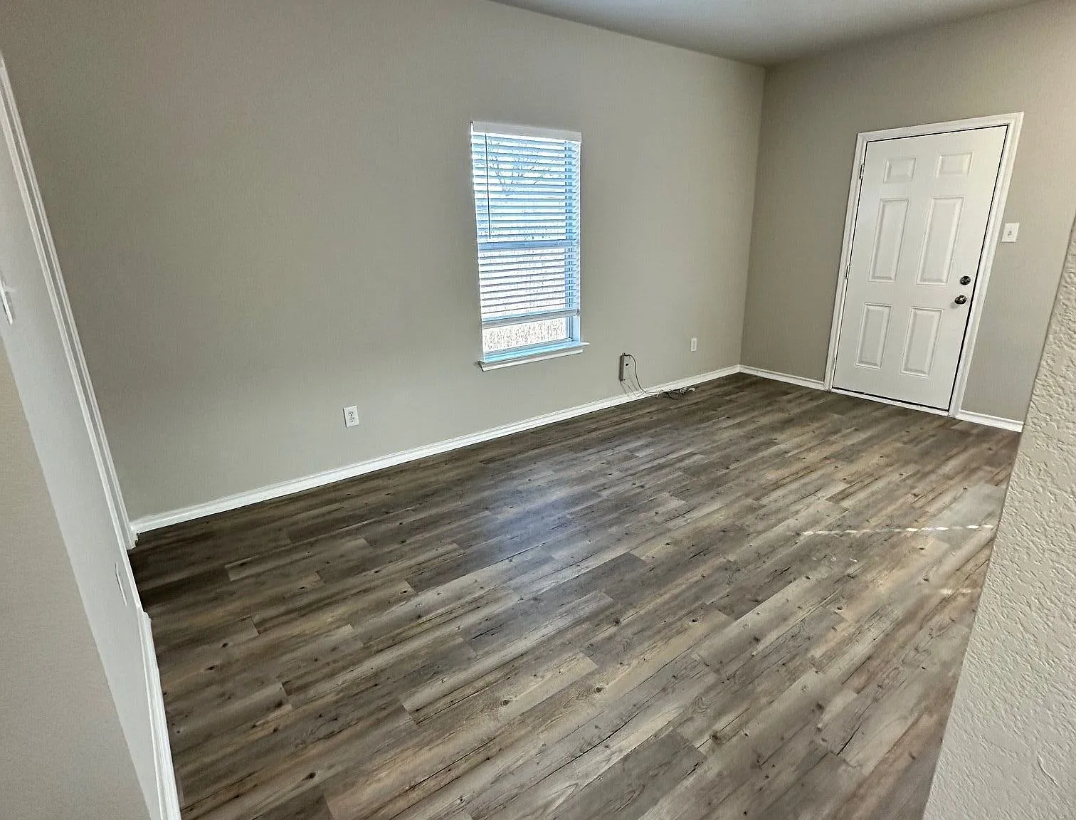 3 bed, 2.5 bath, 1400 sqft, $1,500 — Photo 4