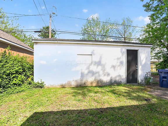 5th image of 668 Erickson Ave