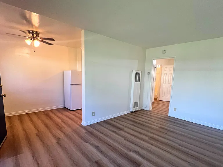 1426-1438 W Summit St — Photo 9