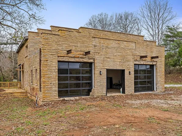 206 Pat Carr Ln, Alpine, TN 38543