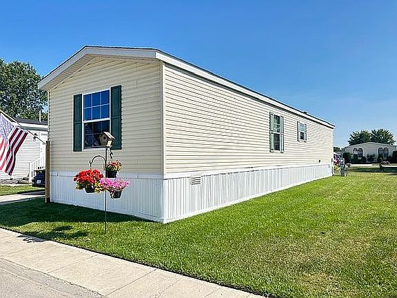 3rd image of 21452 N Carousel Dr
