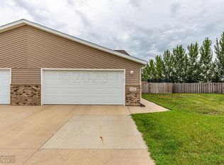 2528 Amber Valley Ct S, Fargo, ND 58104