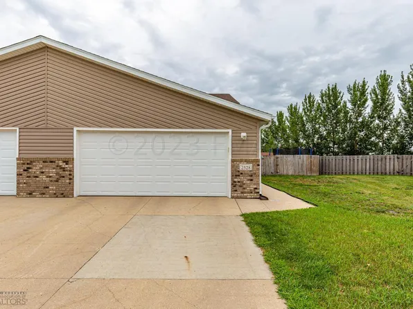 2528 Amber Valley Ct S, Fargo, ND 58104