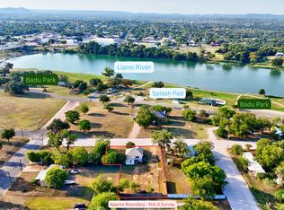 305 W Tarrant Street, Llano, TX 78643