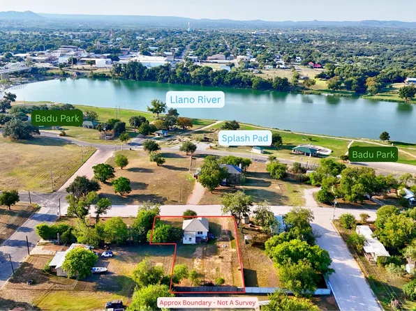 305 W Tarrant Street, Llano, TX 78643