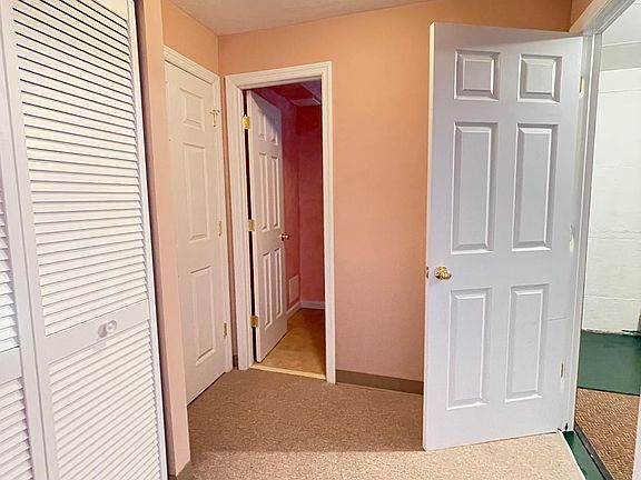 4th image of 363 Dongan Hills Ave Unit 1
