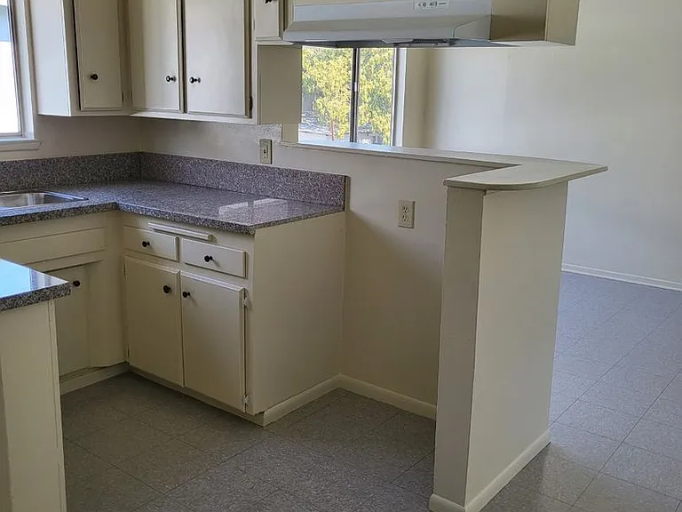 3627 Santa Ana St — Photo 15