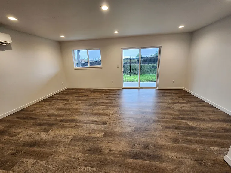 1010 Peach Rd — Photo 4