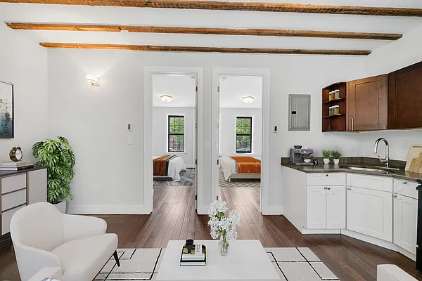 Rented by Vector New York, LLC | media 8