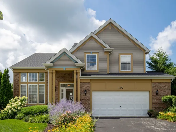 107 W Hampton Ct, Round Lake, IL 60073