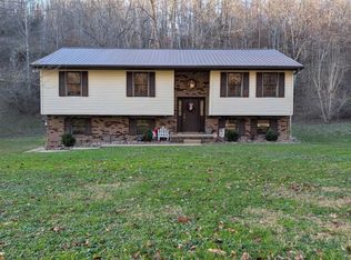 635 Shoals Branch Rd, Wayne, WV 25570