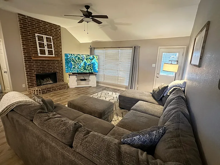 632 Oak View Ct — Photo 3