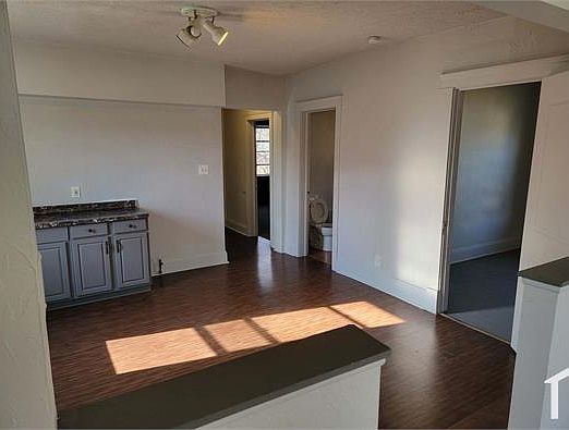 3rd image of 3872 E 57th St