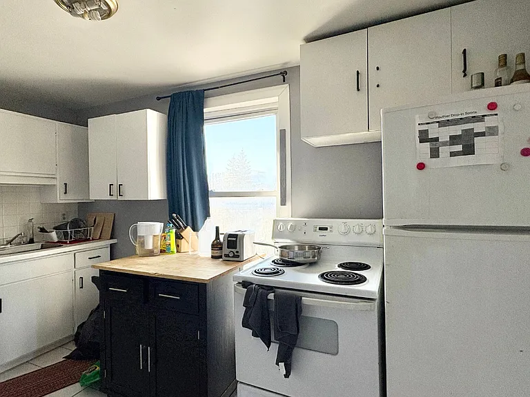 284 Saint Patrick St #5 — Photo 2