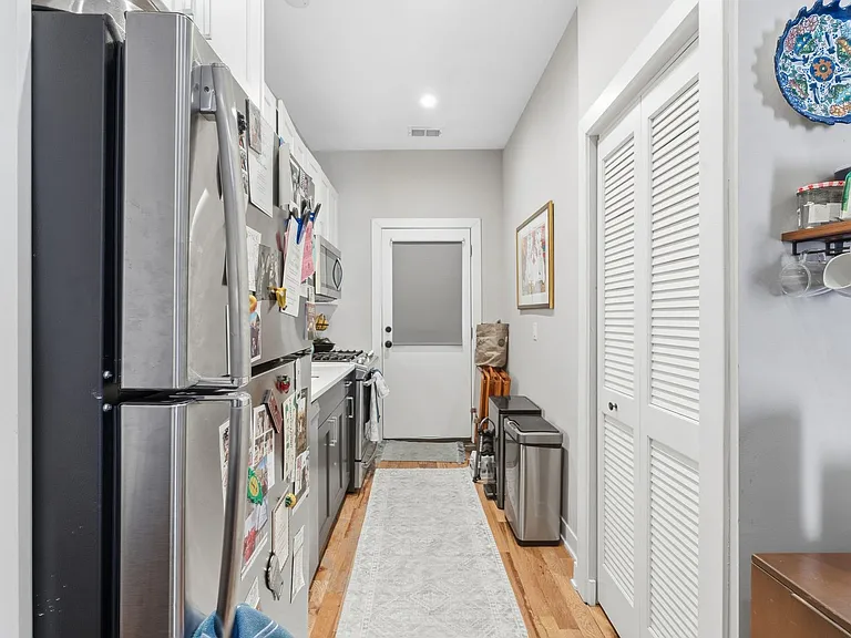 920 W Oakdale — Photo 29