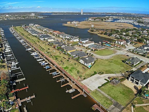 3rd image of 619 Constellation Blvd