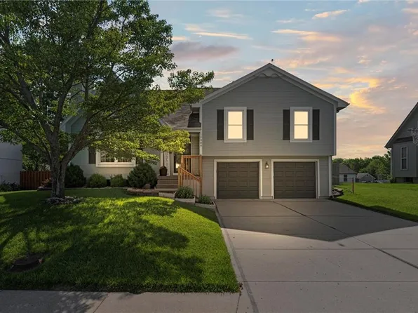 1409 NE Grand Ave, Lees Summit, MO 64086