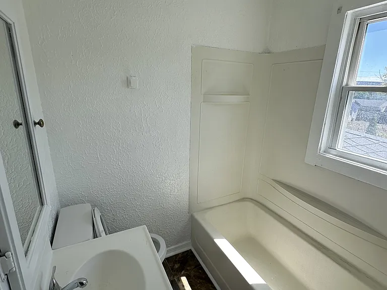 2940 Pitt St #3 — Photo 8