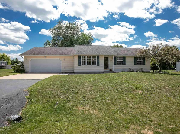W2375 Valleywood Ln, Appleton, WI 54915