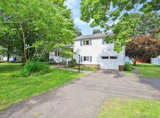 82 W Rocks Rd, Norwalk, CT 06851