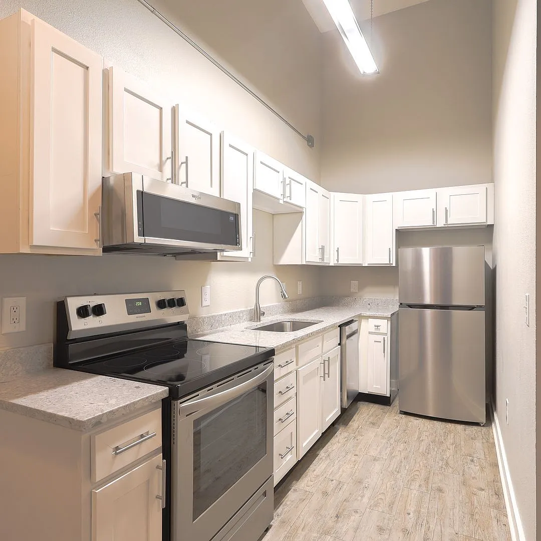Ide Lofts — Photo 1