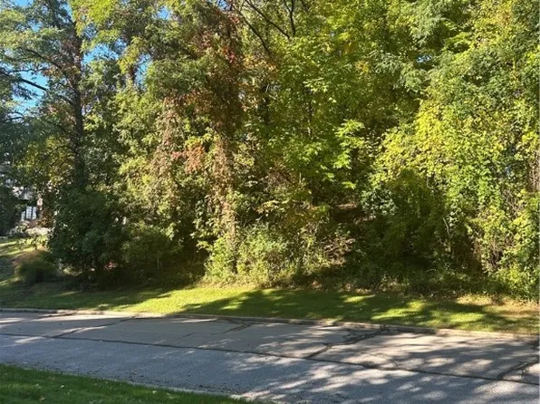 4700 Figgie Dr, Kirtland, OH 44094