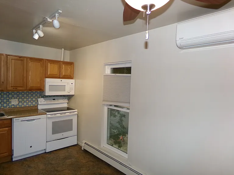 620 Mathews St #307 — Photo 16