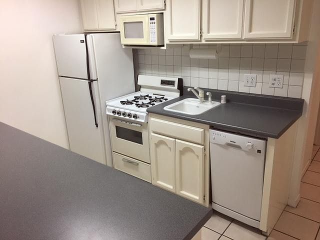 2nd image of 17200 Newhope St APT 202