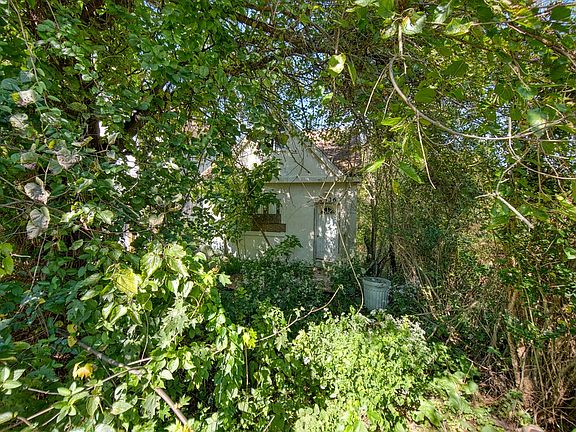 2nd image of 2536 Kingwood St
