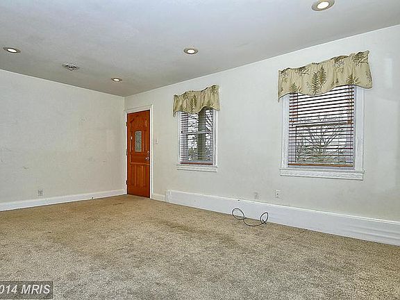 4th image of 719 Melrose St