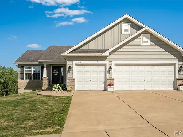 126 Riverdale Woods Cir, Saint Paul, MO 63366