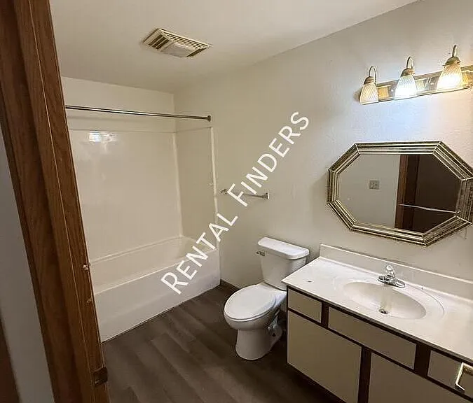 907 Madison Ave #4 — Photo 6