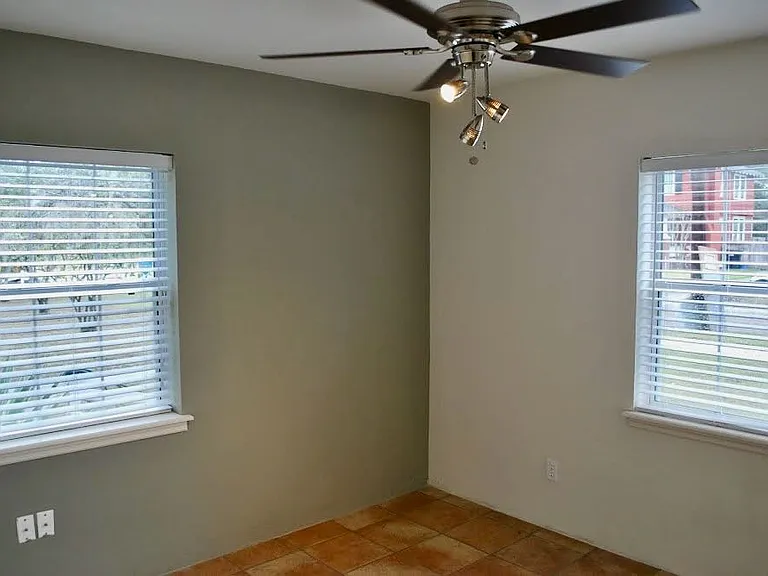 111 S Lawsona Blvd — Photo 9