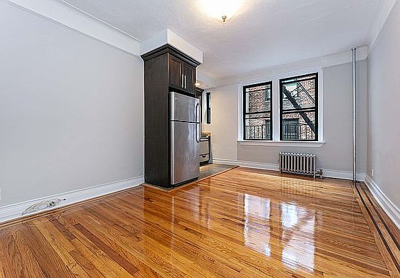 2nd image of 4309 40th St APT 5K