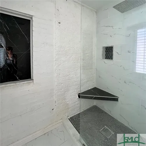 103 W 51st St Photo 1