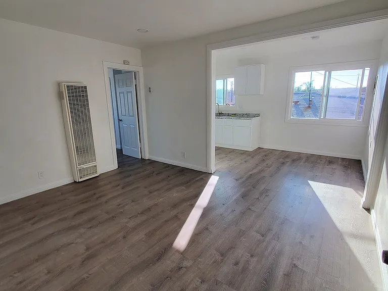 9821 Dearborn Ave #E — Photo 1