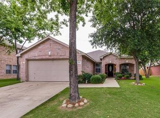 504 Darlene Trl, Euless, TX 76039